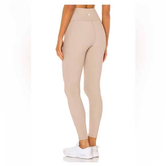 STRUT-THIS activewear set - Picture 5 of 5